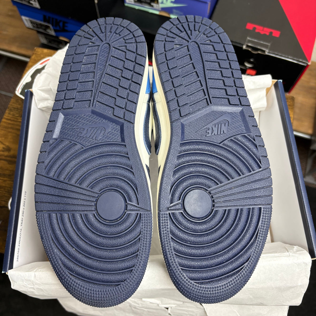 Jordan 1 Retro Low OG Obsidian UNC - (Preowned)